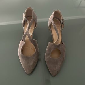 Naturalizer heels in a taupe/grey suede